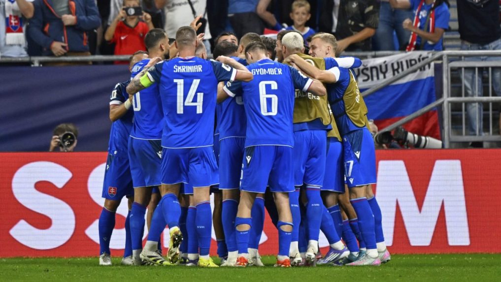 Radosť slovenských futbalistov v zápase proti Nemecku.