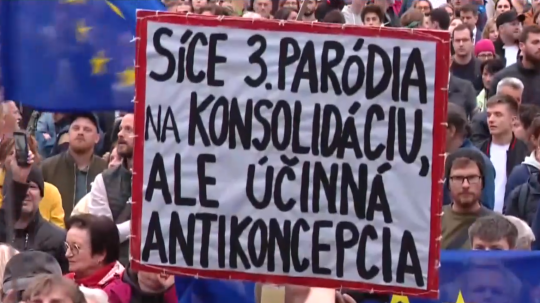Ľudia prišli vyjadriť svoju nespokojnosť s konsolidačnými opatreniami.