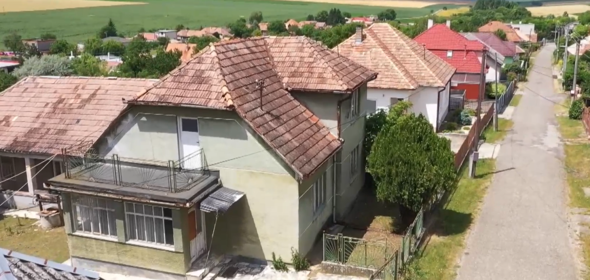 Na snímke rodinný dom Petra Szőllősyho.