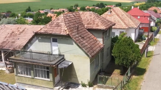 Na snímke rodinný dom Petra Szőllősyho.