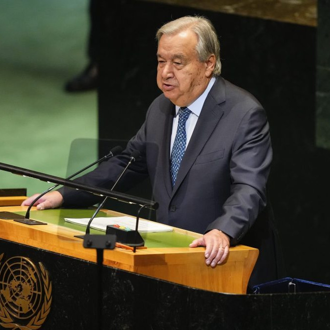 Generálny tajomník OSN António Guterres reční počas rozpravy na 80. zasadnutí Valného zhromaždenia Organizácie Spojených národov (OSN) v New Yorku.