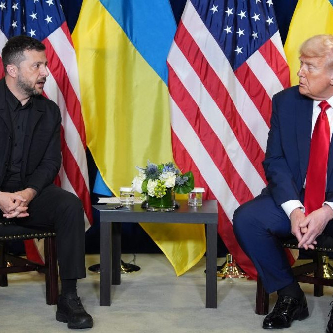 Na snímke ukrajinský prezident Volodymyr Zelenskyj a americký prezident Donald Trump.