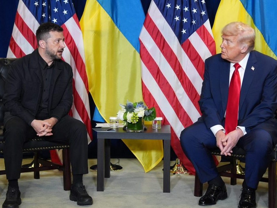 Na snímke ukrajinský prezident Volodymyr Zelenskyj a americký prezident Donald Trump.