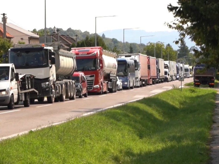 Kolóny v obci Drietoma.