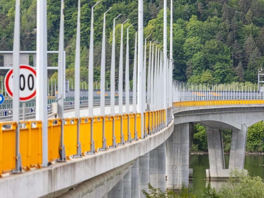 Na ilustračnej snímke pohľad na diaľnicu D3.