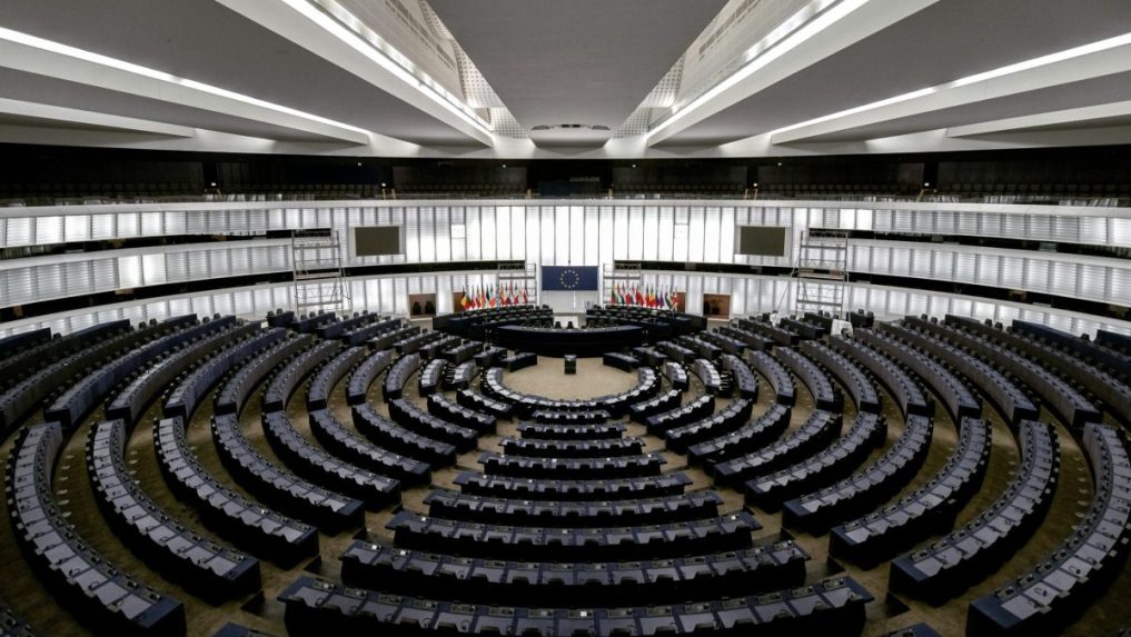 Na ilustračnej snímke Európsky parlament.