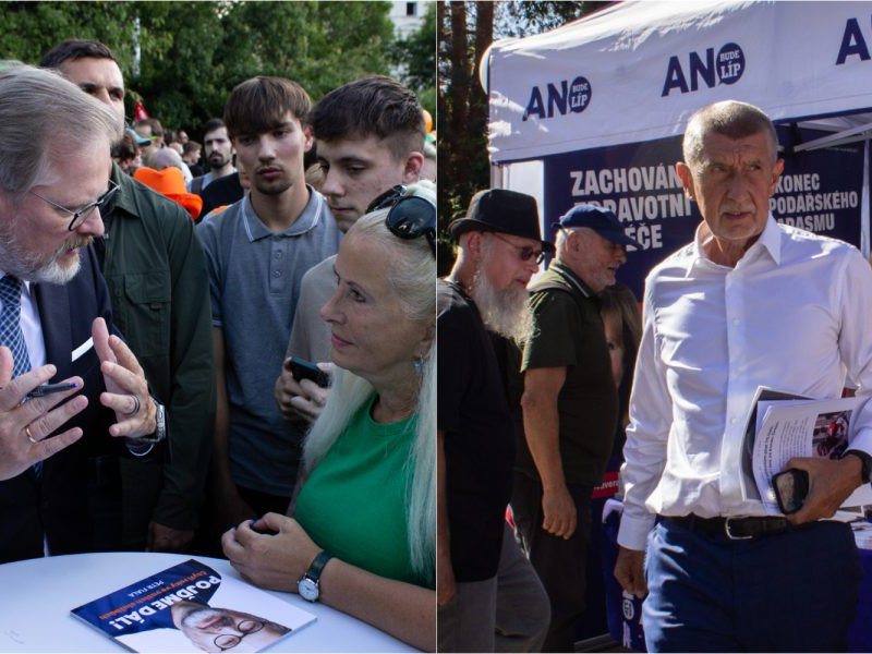 Na snímke Petr Fiala a Andrej Babiš počas predvolebných mítingov v Prahe.