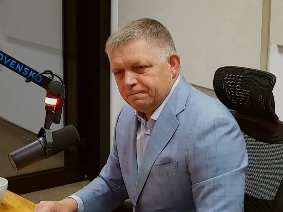 Na snímke Robert Fico v relácii Sobotné dialógy.