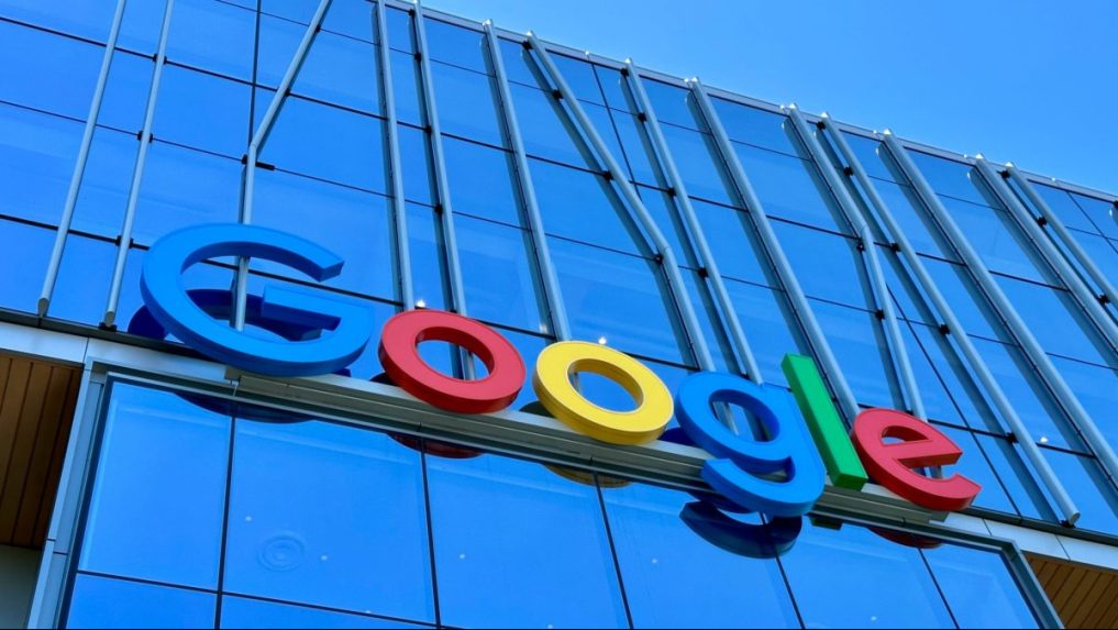 Na ilustračnej snímke logo spoločnosti Google.