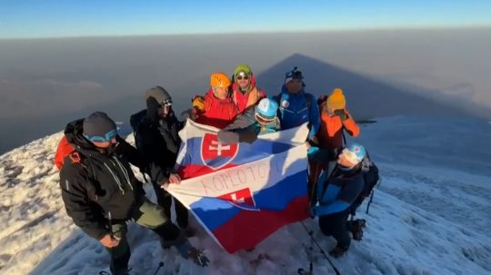 Bielu palicu vymenil za turistické paličky: Nevidiaci športovec Pavol Kéri zdolal biblický vrch Ararat