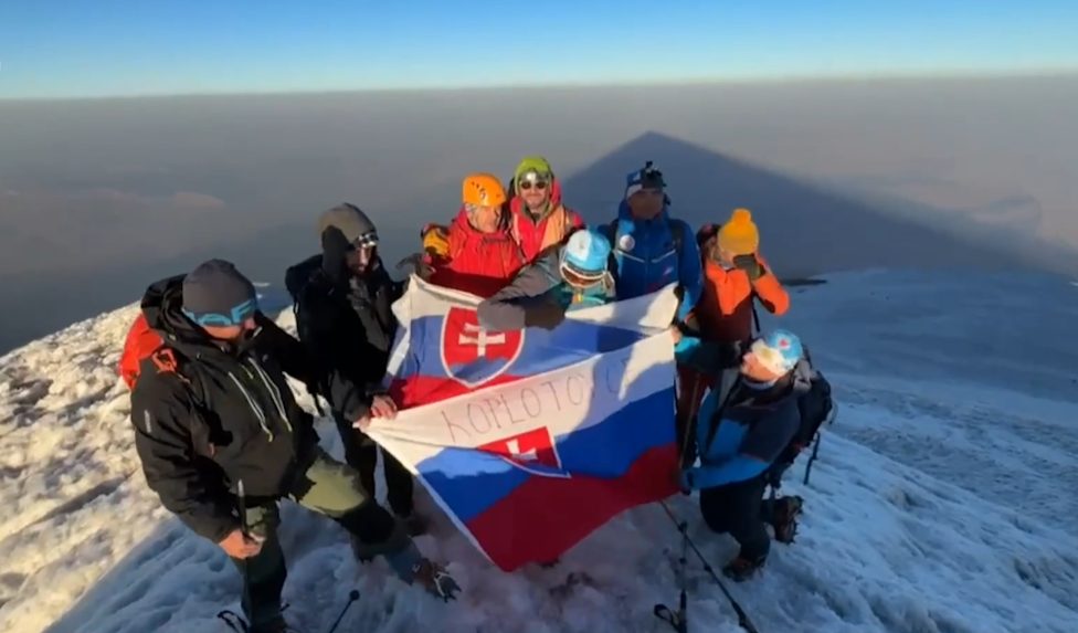 Bielu palicu vymenil za turistické paličky: Nevidiaci športovec Pavol Kéri zdolal biblický vrch Ararat