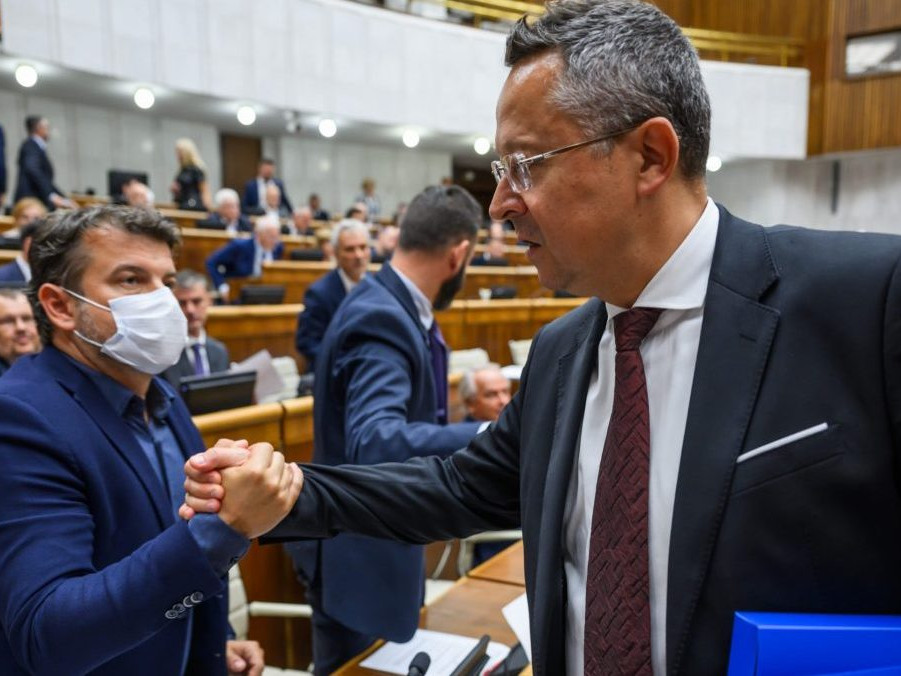 Na snímke minister financií Ladislav Kamenický.