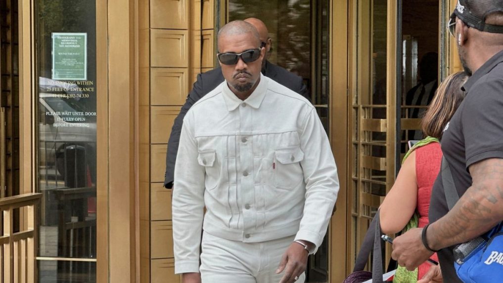Na snímke Kanye West (Ye).