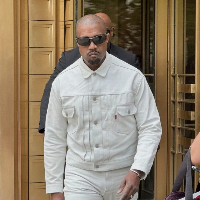 Na snímke Kanye West (Ye).