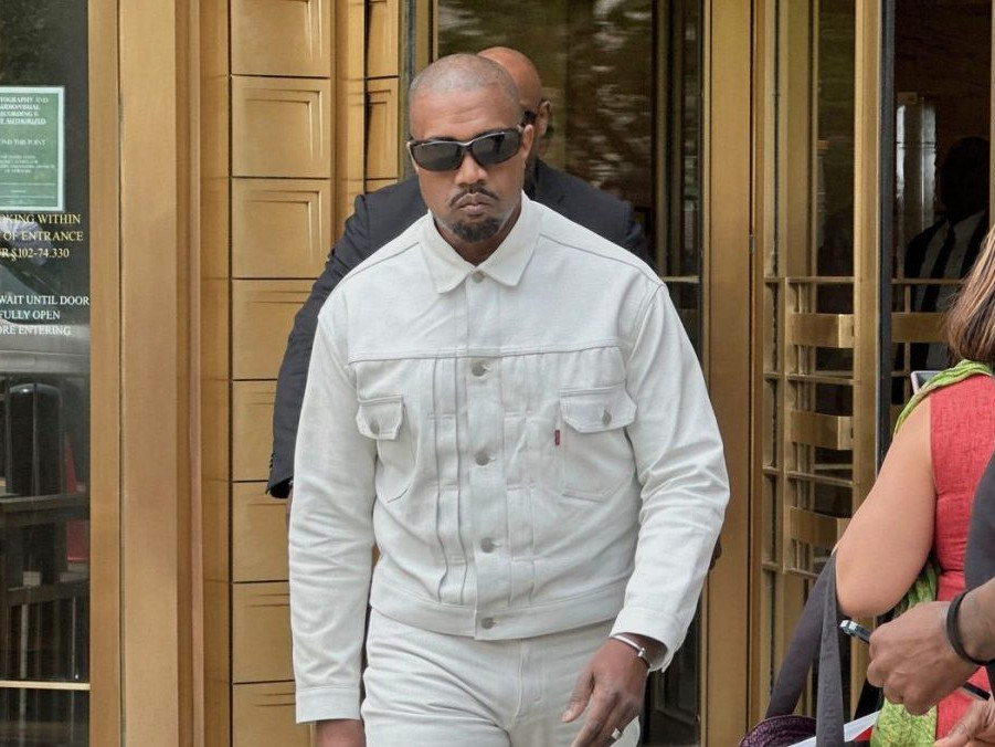 Na snímke Kanye West (Ye).