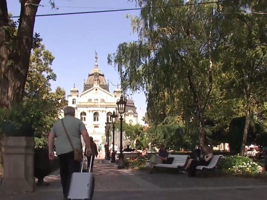 Na ilustračnej snímke turista v Košiciach.