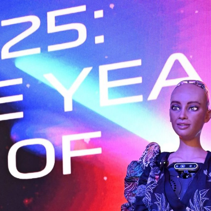 Na snímke humanoidný robot Sophia.
