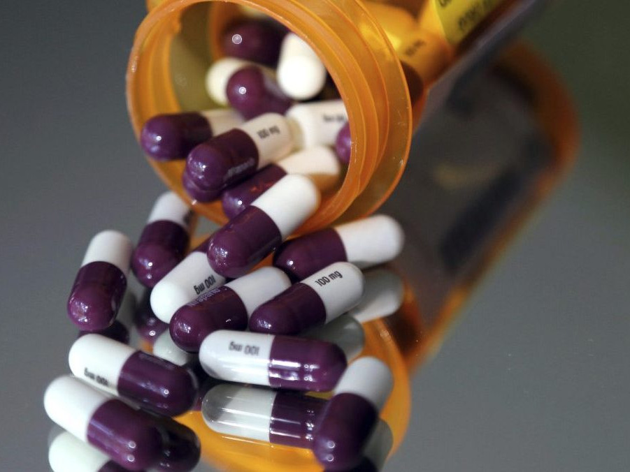 Na ilustračnej snímke lieky.