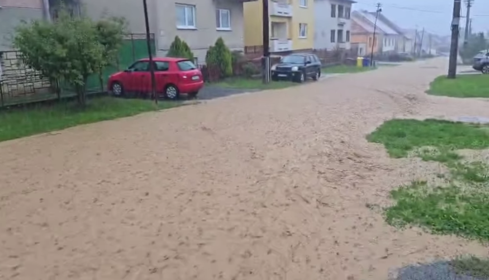Zaplavená ulica v Lieskovci
