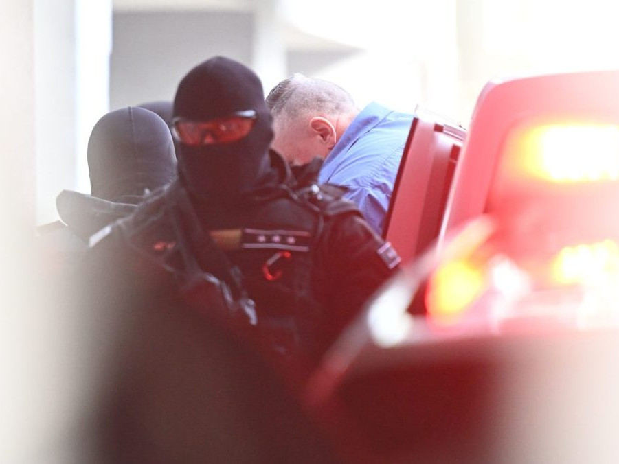 V leopoldovskej väznici rozhodovali o podmienečnom prepustení M. Černáka. Pokračovať budú v utorok