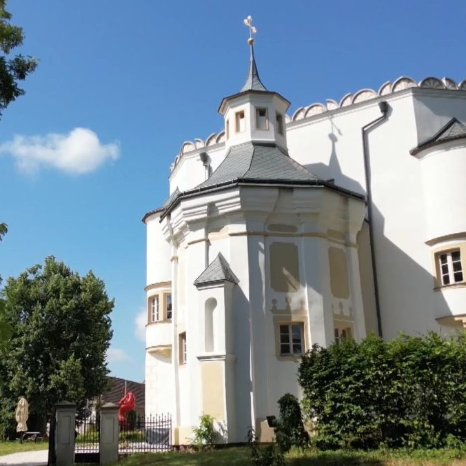 Na snímke kaštieľ v Moravanoch nad Váhom.