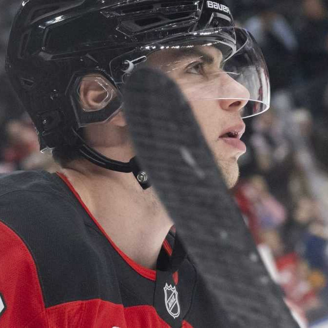 Na archívnej snímke Šimon Nemec v drese New Jersey Devils.