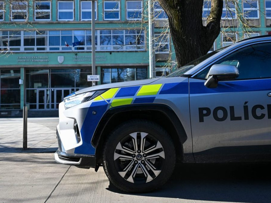 Na ilustračnej snímke policajné vozidlo.