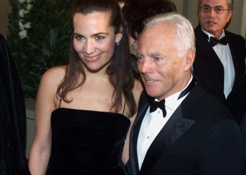 Módny návrhár Giorgio Armani so svojou neterou v roku 2001.