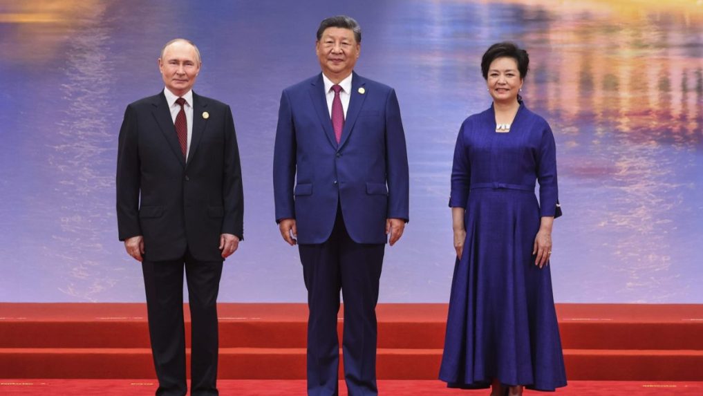 Na snímke Vladimir Putin a Si Ťin-pching,