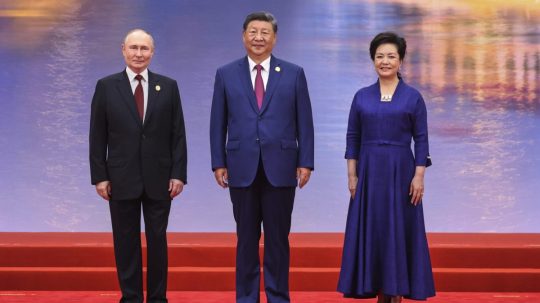Na snímke Vladimir Putin a Si Ťin-pching,