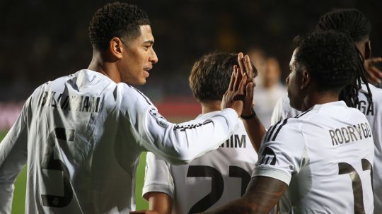 Na snímke Jude Bellingham (vľavo) a Rodrygo z Realu Madrid.