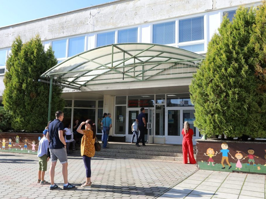 Na ilustračnej snímke základná škola v Banskej Bystrici.