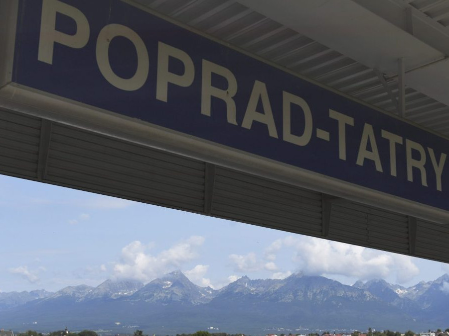 Cez stanicu Poprad-Tatry opäť premáva vlaková doprava: Polícia vykonala pre nahlásenú bombu potrebné opatrenia