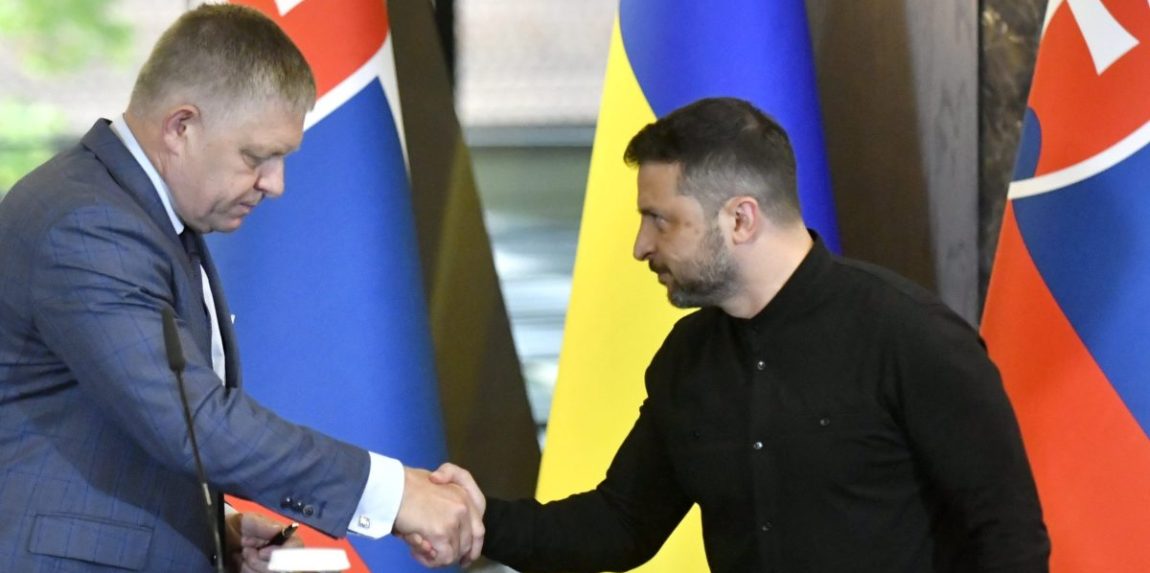 Robert Fico sa stretol s Volodymyrom Zelenským.