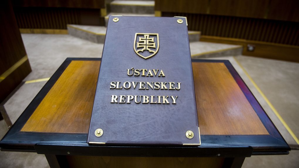 Ústava SR v NR SR.