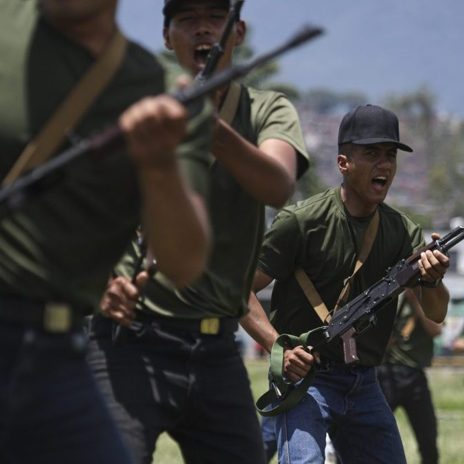Napätie v Karibiku stúpa: Venezuela reaguje na americké bojové lode, spustila vojenské cvičenia