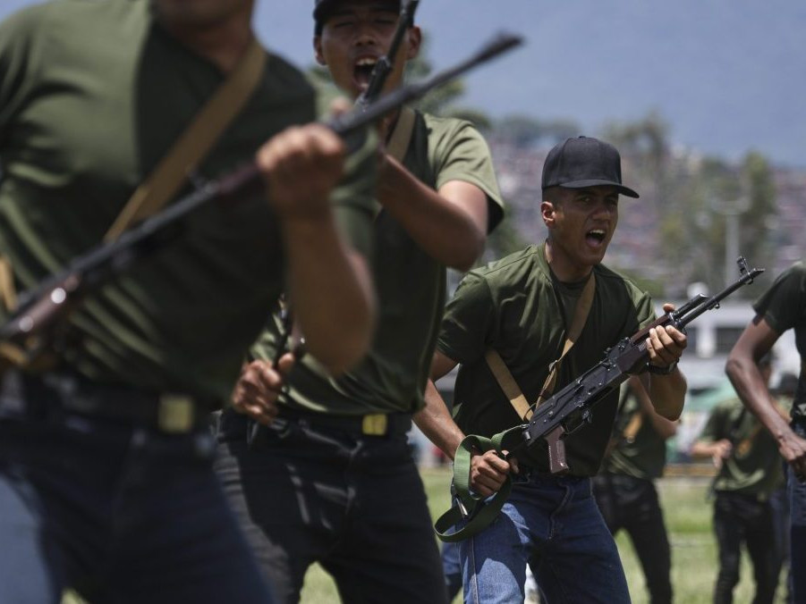 Napätie v Karibiku stúpa: Venezuela reaguje na americké bojové lode, spustila vojenské cvičenia