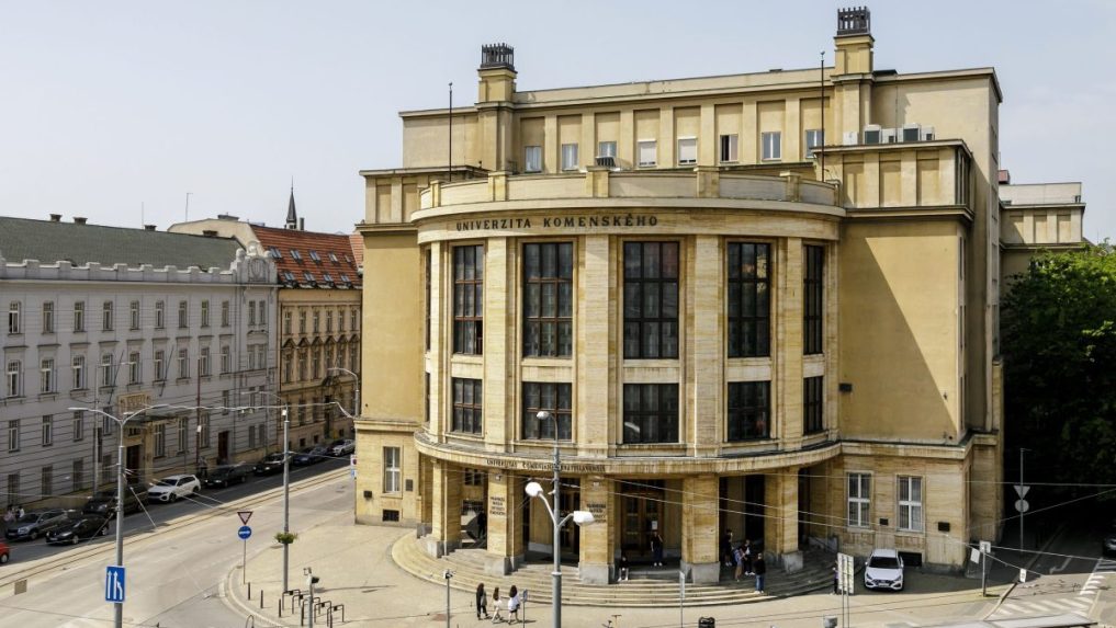 Budova Univerzity Komenského v Bratislave.