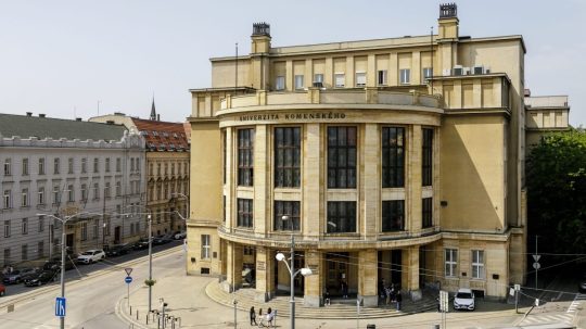Budova Univerzity Komenského v Bratislave.