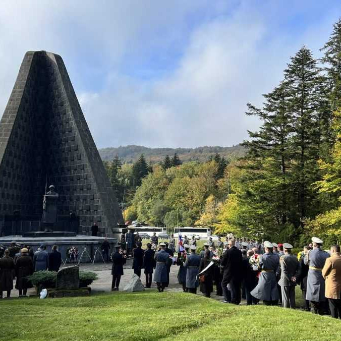 Archívna snímka z príležitosti pripomenutia si 78. Karpatsko-duklianskej operácie.