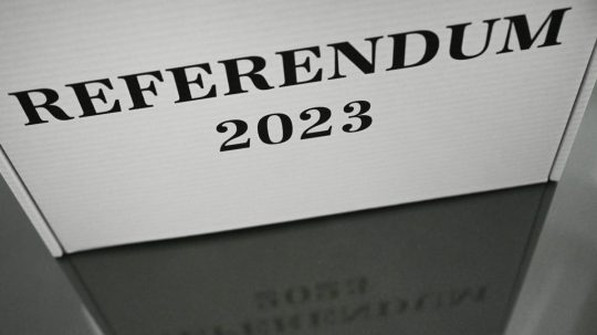Prenosná volebná schránka pre referendum.