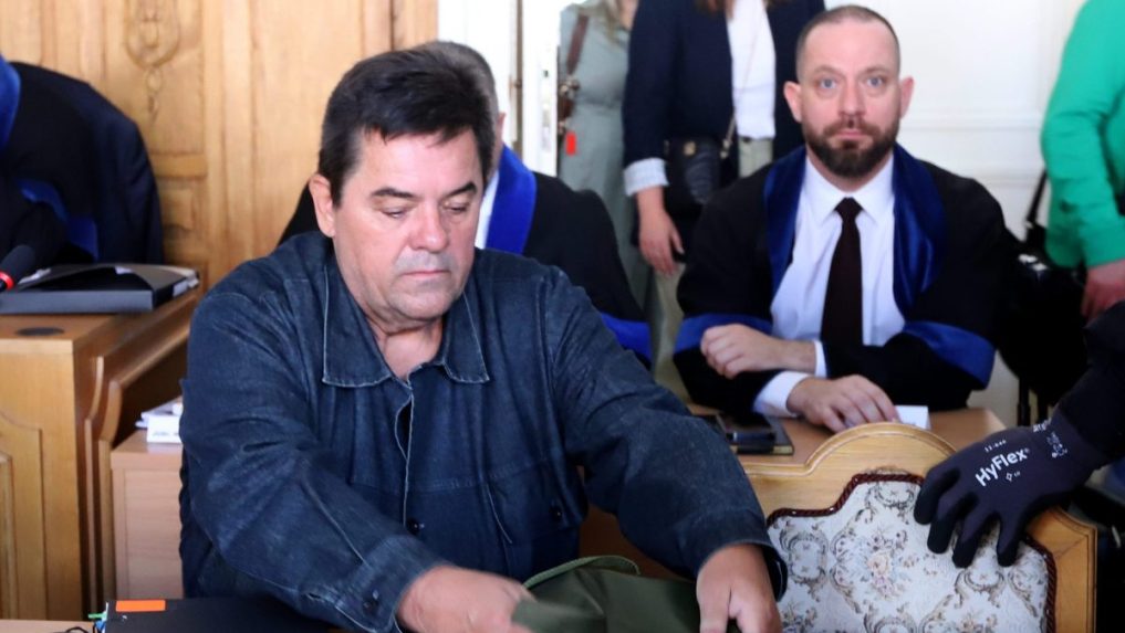 Marian Kočner v súdnej sieni s advokátom Marekom Parom.