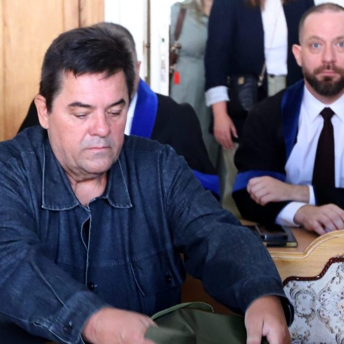 Marian Kočner v súdnej sieni s advokátom Marekom Parom.