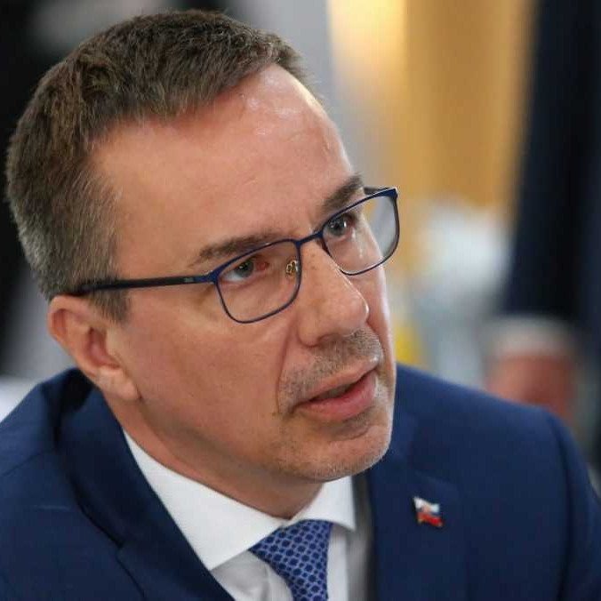 Minister práce Erik Tomáš.