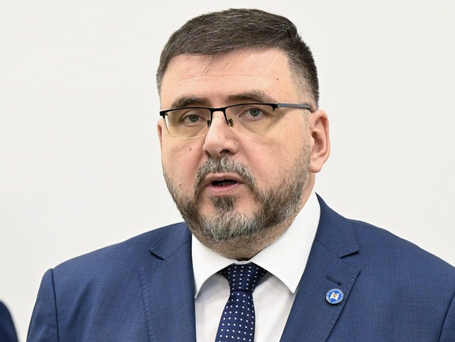 Na snímke predseda Združenia miest a obcí Slovenska Jozef Božik.