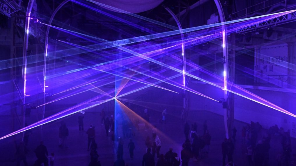 Laserovej inÃ…Â¡talÃƒÂ¡cia v Starej trÃ…Â¾nici v Bratislave.
