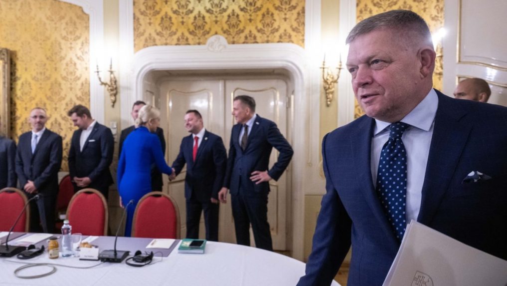 Robert Fico počas prijatia predstaviteľov automobilového priemyslu.