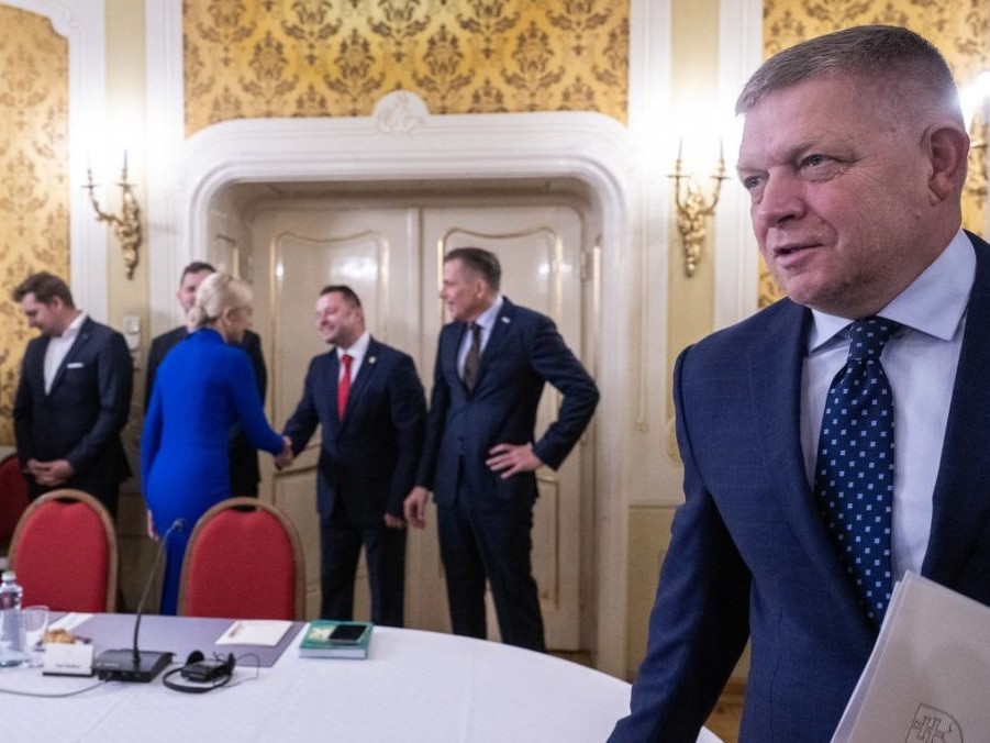 Robert Fico počas prijatia predstaviteľov automobilového priemyslu.