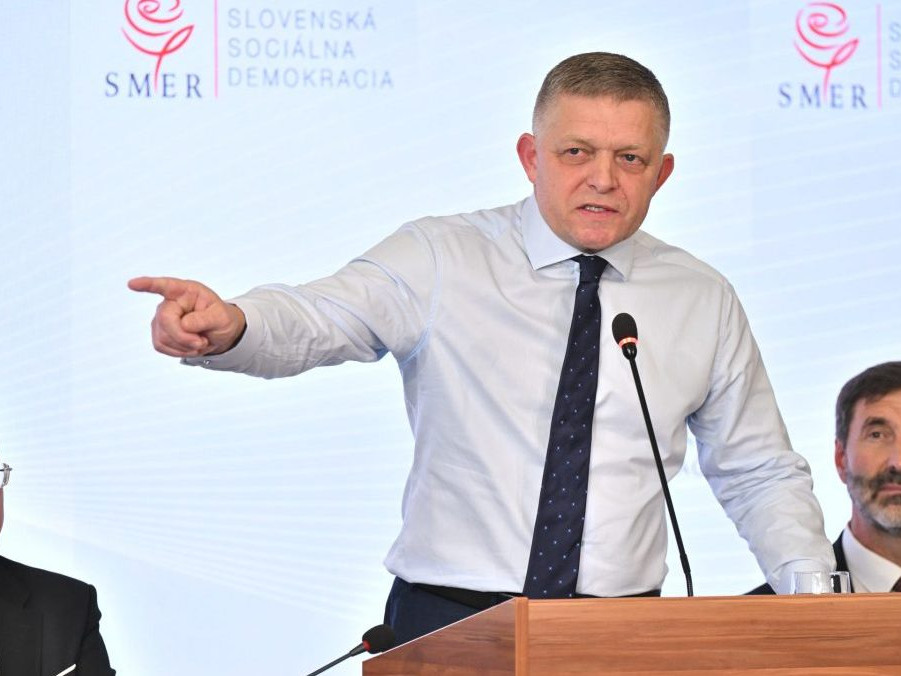 Na snímke R. Fico.
