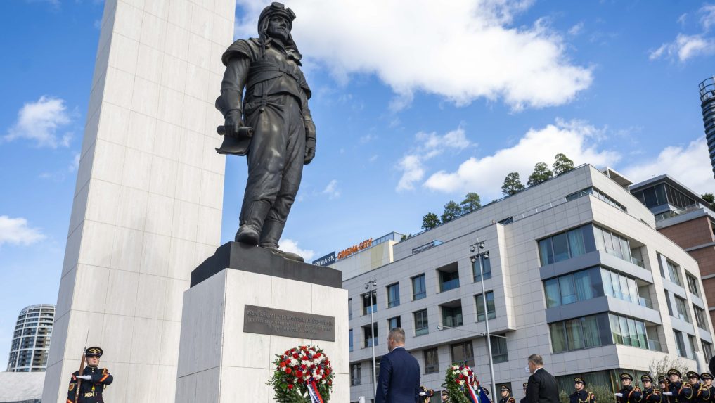 socha M. R. Ã
 tefánika